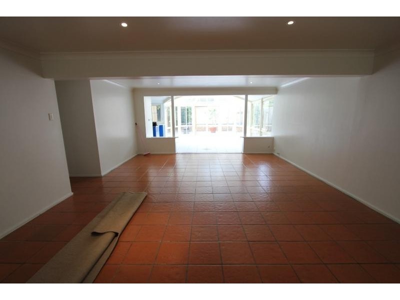 48 Nottingham Crescent, Chipping Norton NSW 2170
