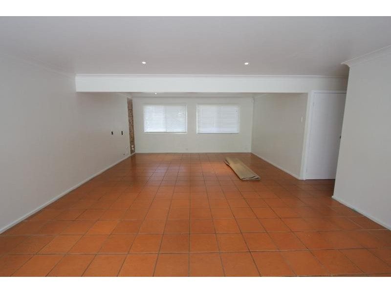 48 Nottingham Crescent, Chipping Norton NSW 2170