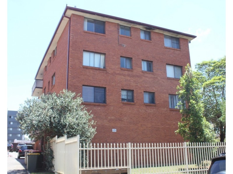 8/3 Forbes St, Liverpool NSW 2170