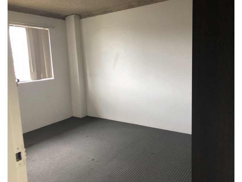 8/3 Forbes St, Liverpool NSW 2170