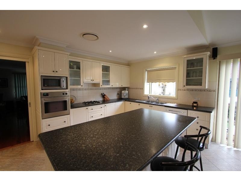 40 Mubo Crescent, Holsworthy NSW 2173