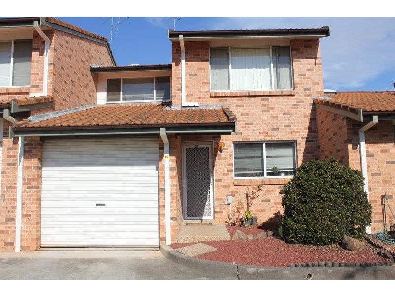 27/109 Stewart Avenue, Hammondville NSW 2170