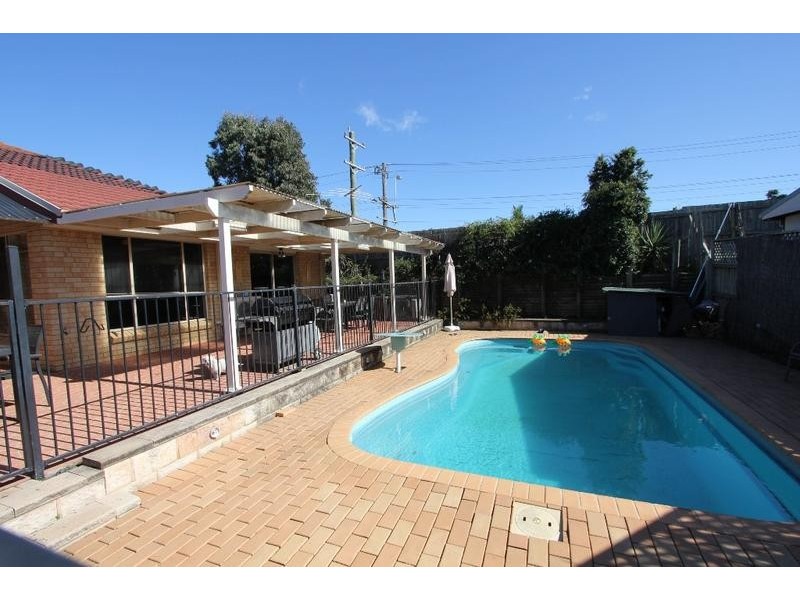 19 Tuross Close, Prestons NSW 2170