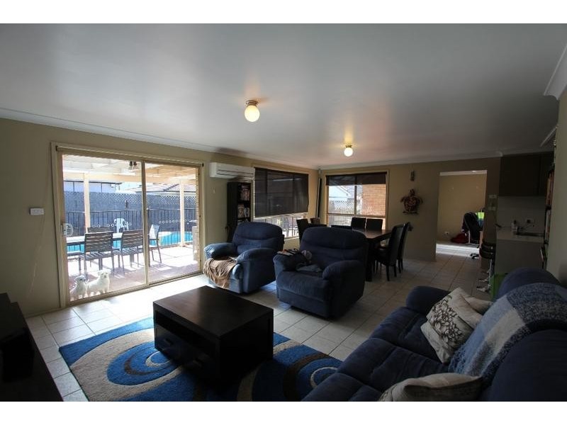 19 Tuross Close, Prestons NSW 2170