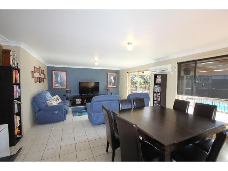 19 Tuross Close, Prestons NSW 2170