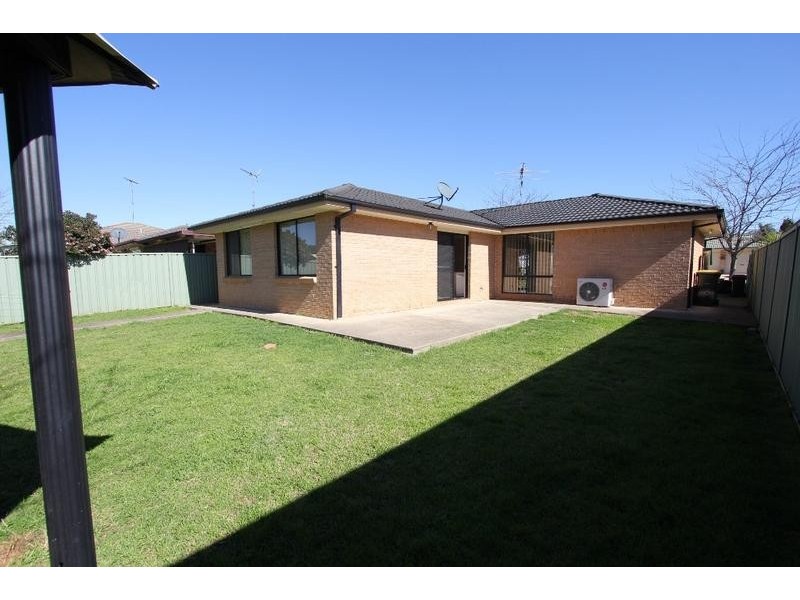 6 Hayes Court, Harrington Park NSW 2567