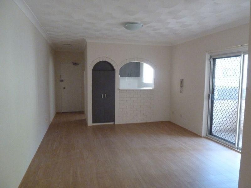 2/1 Hart Street, Warwick Farm NSW 2170