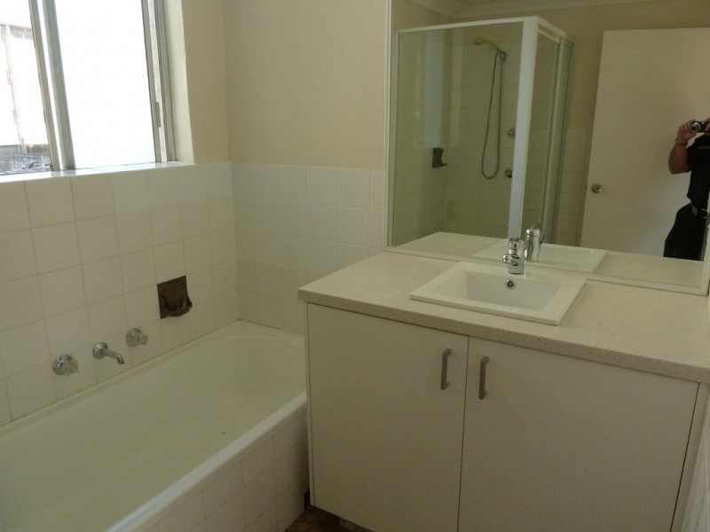 2/1 Hart Street, Warwick Farm NSW 2170