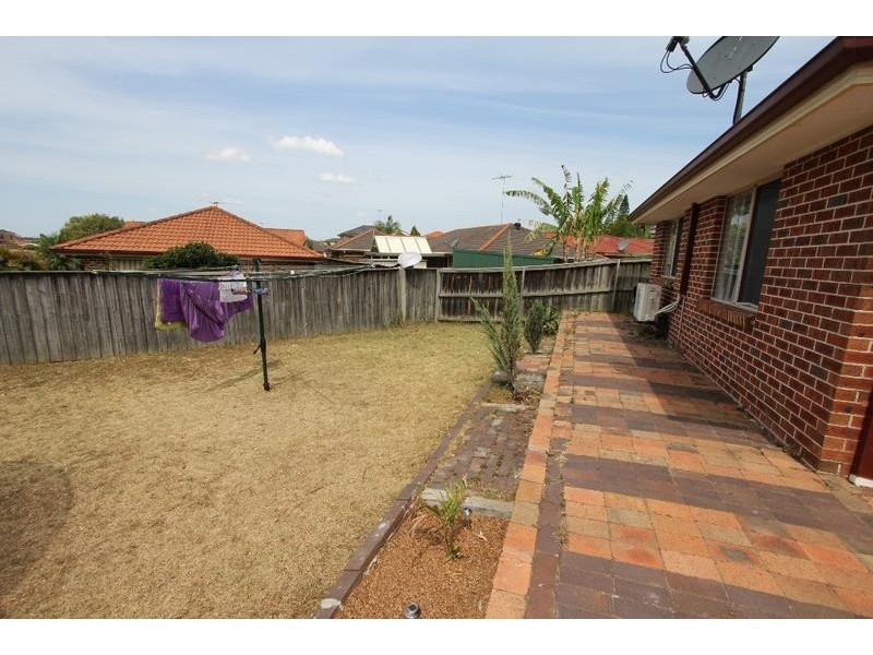 7 Meander Close, West Hoxton NSW 2171