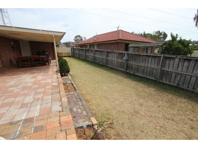 7 Meander Close, West Hoxton NSW 2171