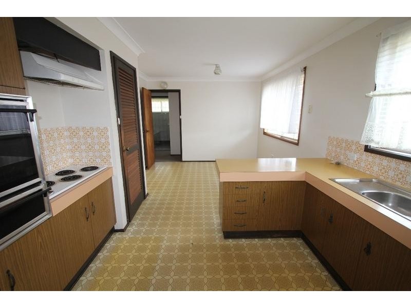 16 Denison Avenue, Lurnea NSW 2170