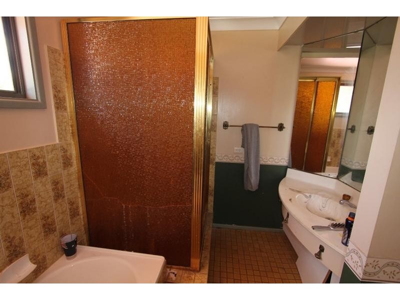 4 Barooga Avenue, Bradbury NSW 2560