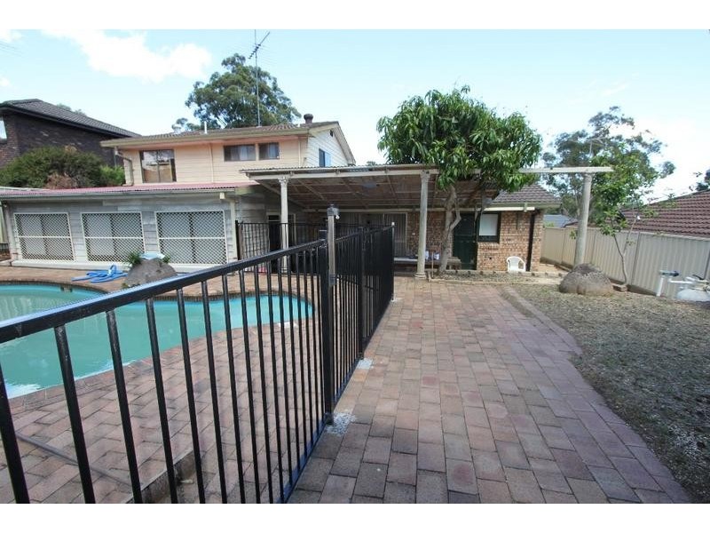 4 Barooga Avenue, Bradbury NSW 2560