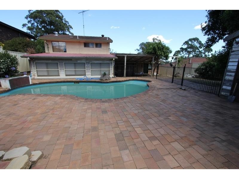 4 Barooga Avenue, Bradbury NSW 2560