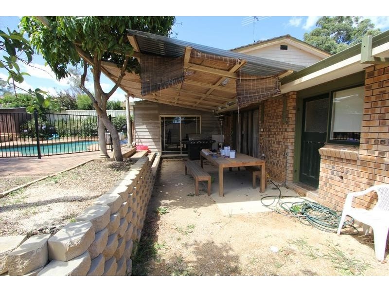 4 Barooga Avenue, Bradbury NSW 2560