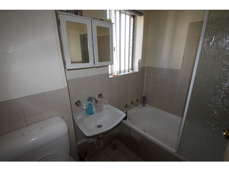 4/12-16 Goulburn Street, Warwick Farm NSW 2170