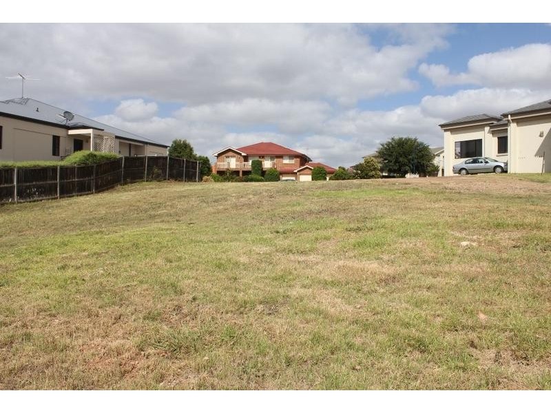 12 Macquarie Links Drive, Macquarie Links NSW 2565