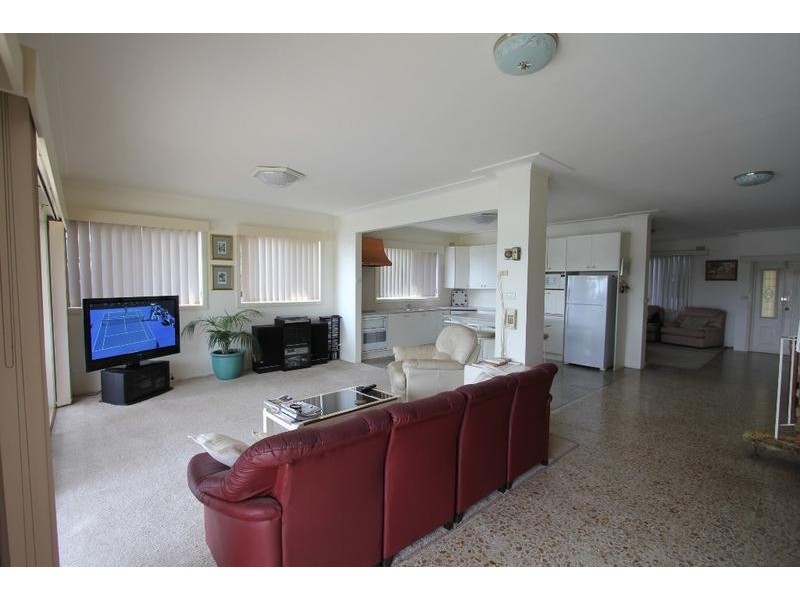 208 Henry Lawson Drive, Georges Hall NSW 2198