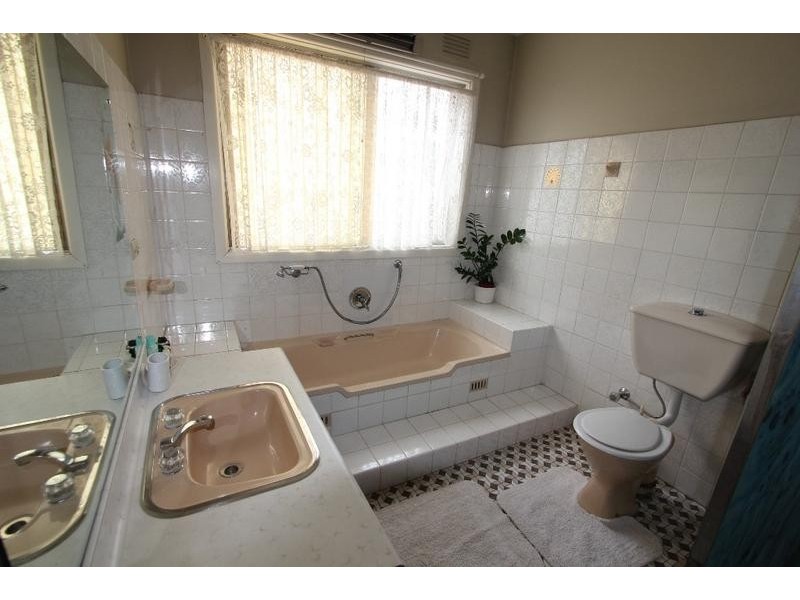 208 Henry Lawson Drive, Georges Hall NSW 2198