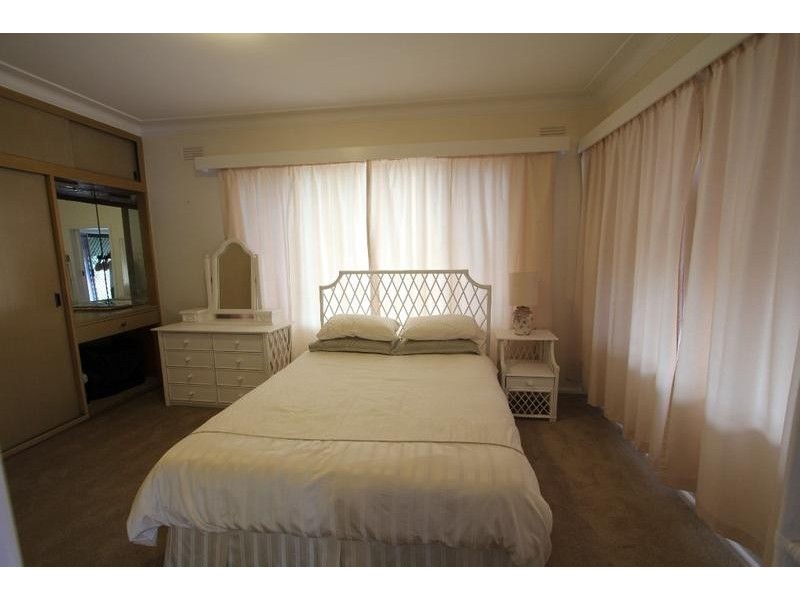 208 Henry Lawson Drive, Georges Hall NSW 2198