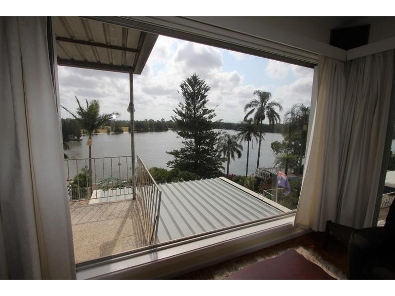 208 Henry Lawson Drive, Georges Hall NSW 2198