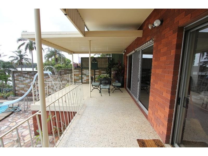 208 Henry Lawson Drive, Georges Hall NSW 2198