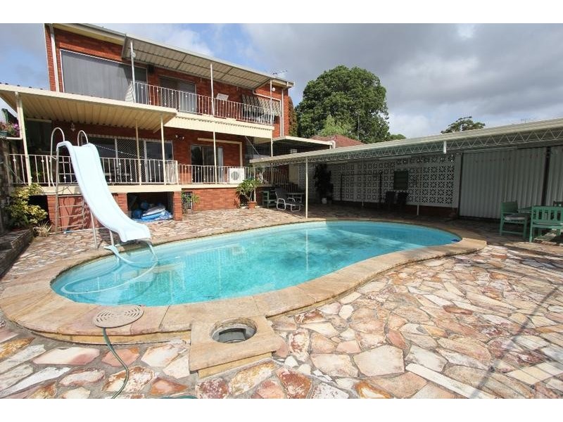 208 Henry Lawson Drive, Georges Hall NSW 2198