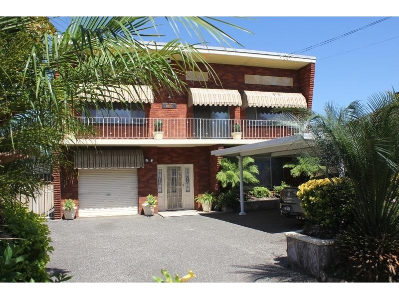 208 Henry Lawson Drive, Georges Hall NSW 2198