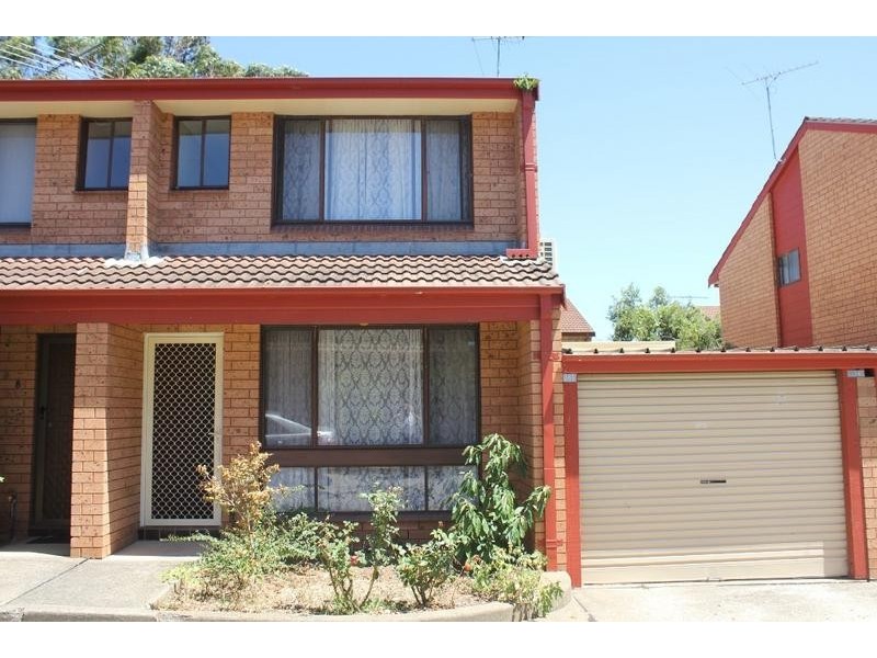 7/5 Amaranthus Place, Macquarie Fields NSW 2564