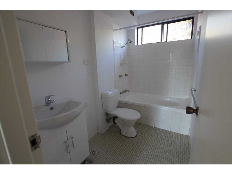 6/34 Rememberence Avenue, Warwick Farm NSW 2170