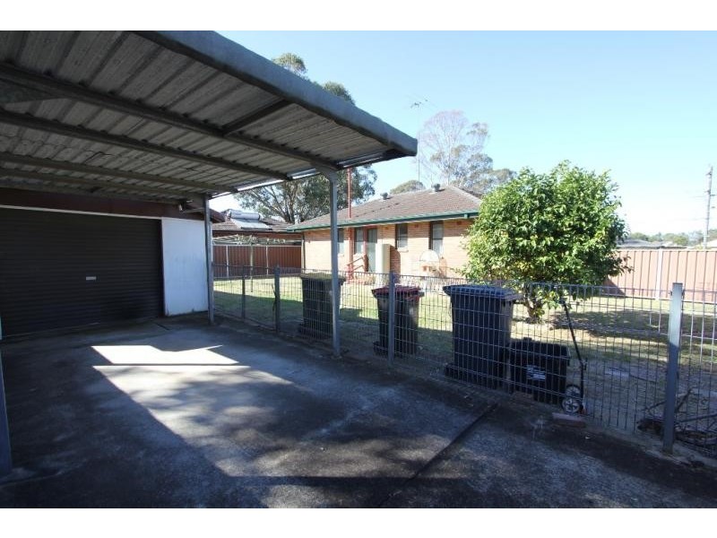 21 Insignia Street, Sadleir NSW 2168