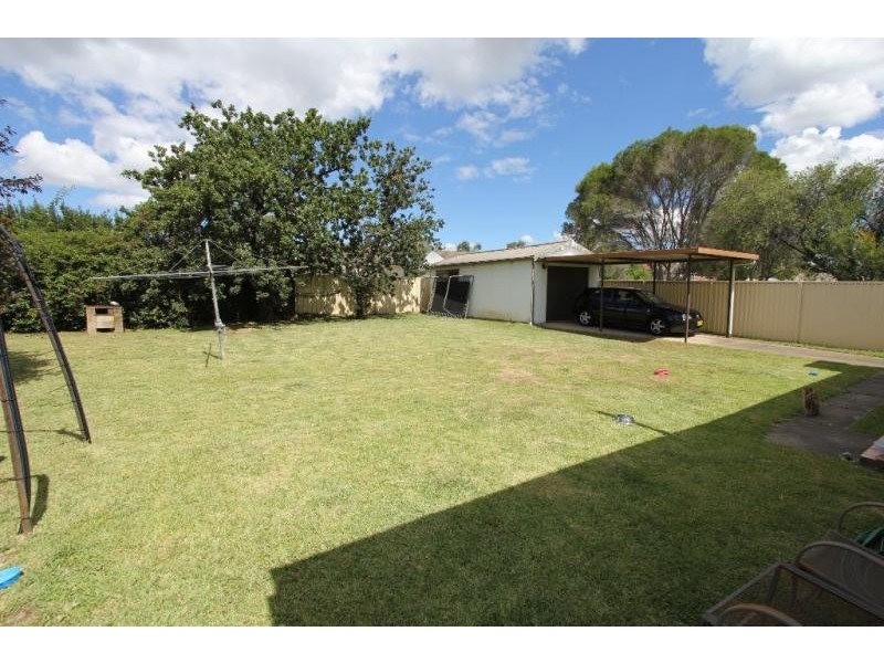 24 Lions Avenue, Lurnea NSW 2170