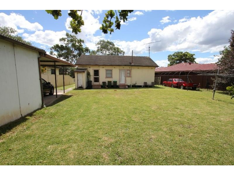 24 Lions Avenue, Lurnea NSW 2170