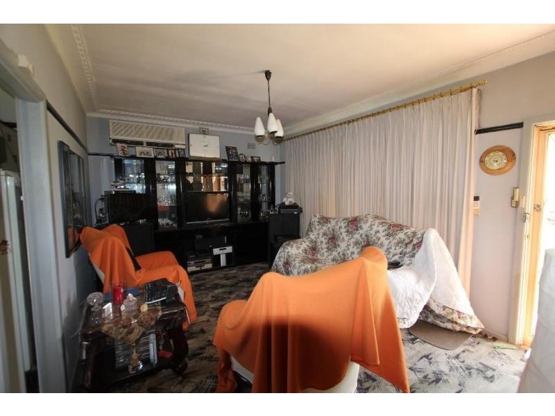 24 Lions Avenue, Lurnea NSW 2170