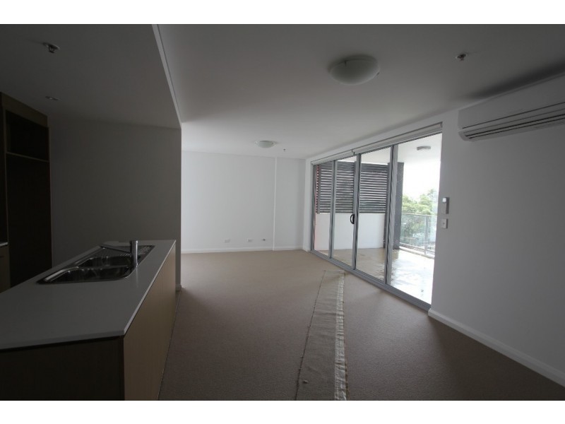 131/2 Browne Parade, Warwick Farm NSW 2170