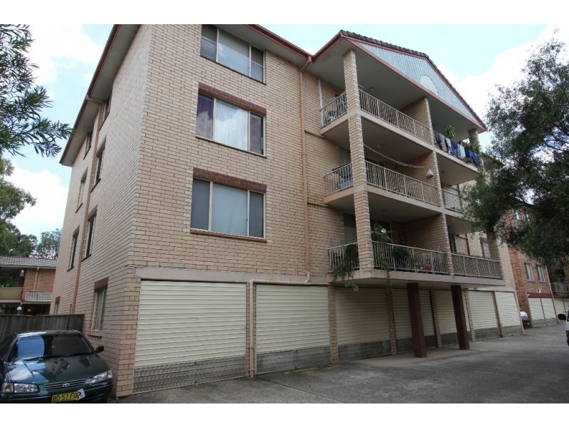 11/4 Riverpark Drive, Liverpool NSW 2170