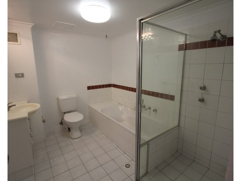 11/4 Riverpark Drive, Liverpool NSW 2170