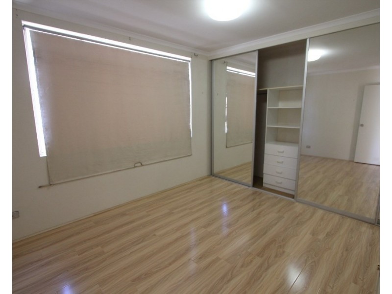 11/4 Riverpark Drive, Liverpool NSW 2170