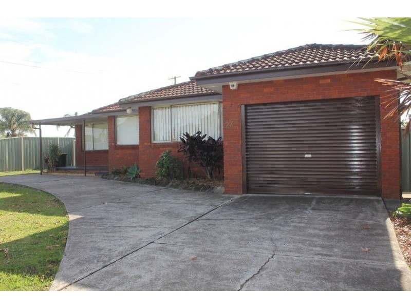 27 Hillcrest Ave, Moorebank NSW 2170