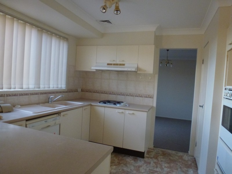 8 Abbeville Close, Prestons NSW 2170