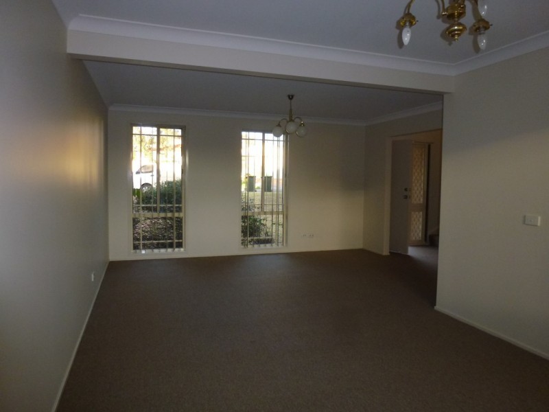 8 Abbeville Close, Prestons NSW 2170