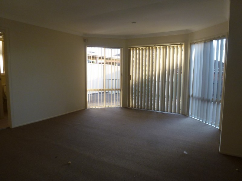 8 Abbeville Close, Prestons NSW 2170