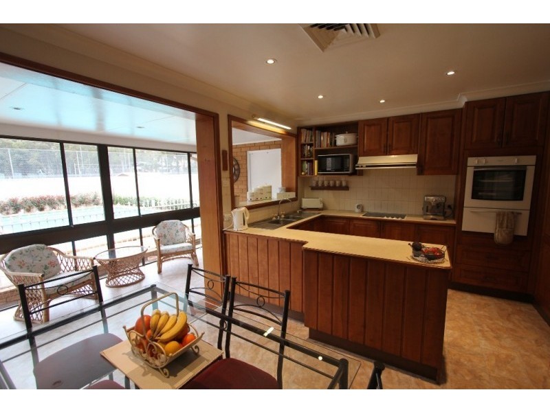 38 Bungarra Crescent, Chipping Norton NSW 2170