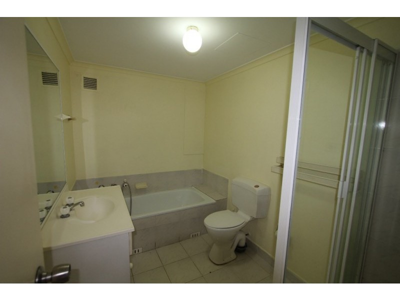 17/3 Riverpark Drive, Liverpool NSW 2170