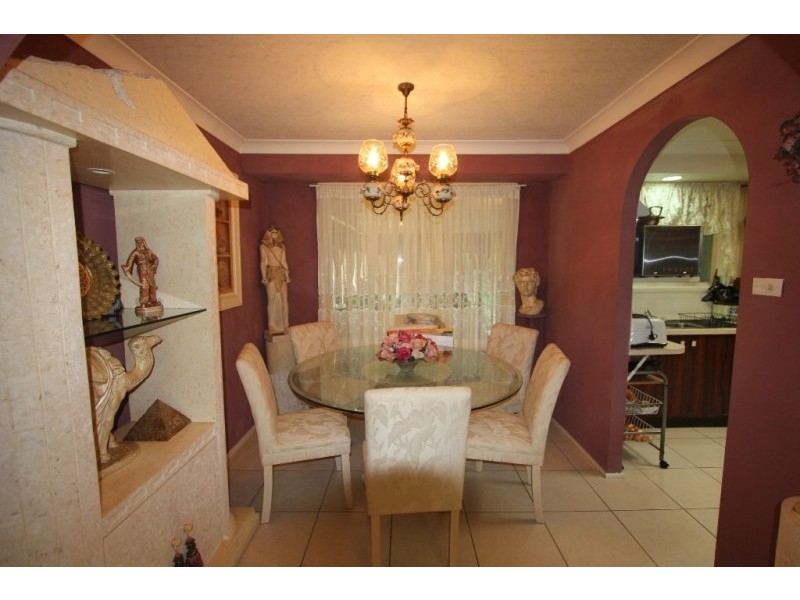 36 Nottingham Crescent, Chipping Norton NSW 2170