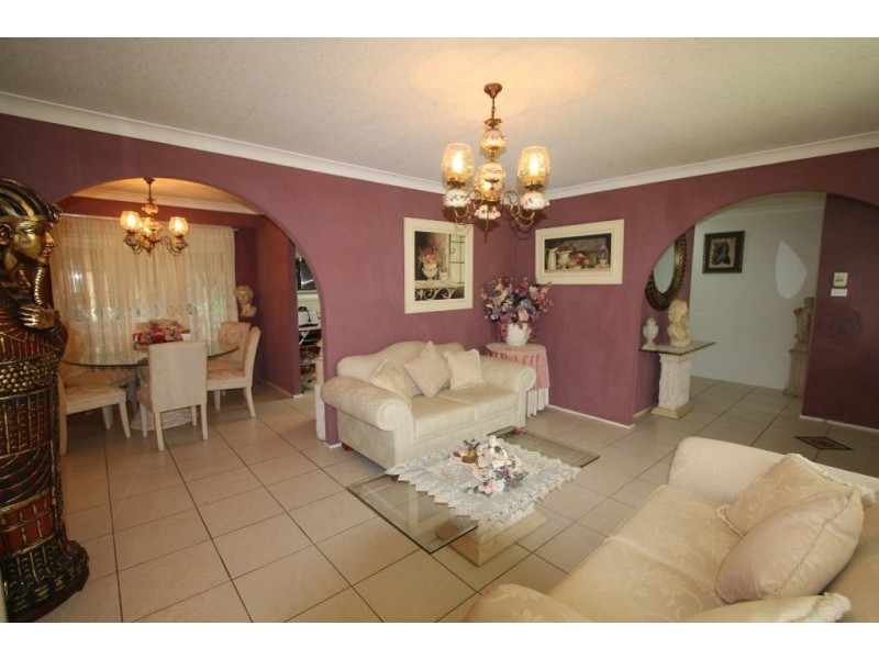 36 Nottingham Crescent, Chipping Norton NSW 2170