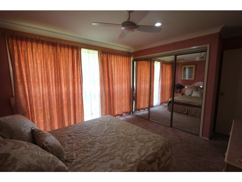 36 Nottingham Crescent, Chipping Norton NSW 2170