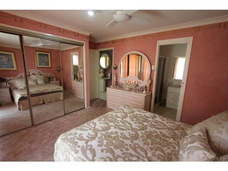 36 Nottingham Crescent, Chipping Norton NSW 2170