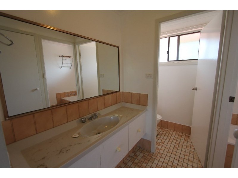 48 Nottingham Crescent, Chipping Norton NSW 2170