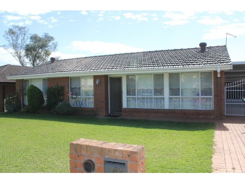 41 Halifax Street, Raby NSW 2566